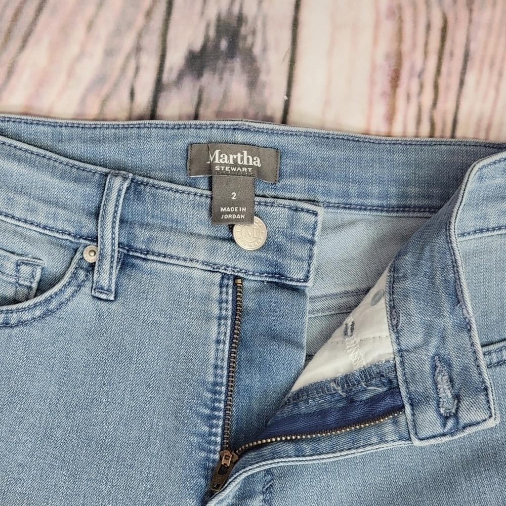 𝅺Martha Stewart Embroidered 5-Pocket Ankle Jeans - Picture 10 of 14